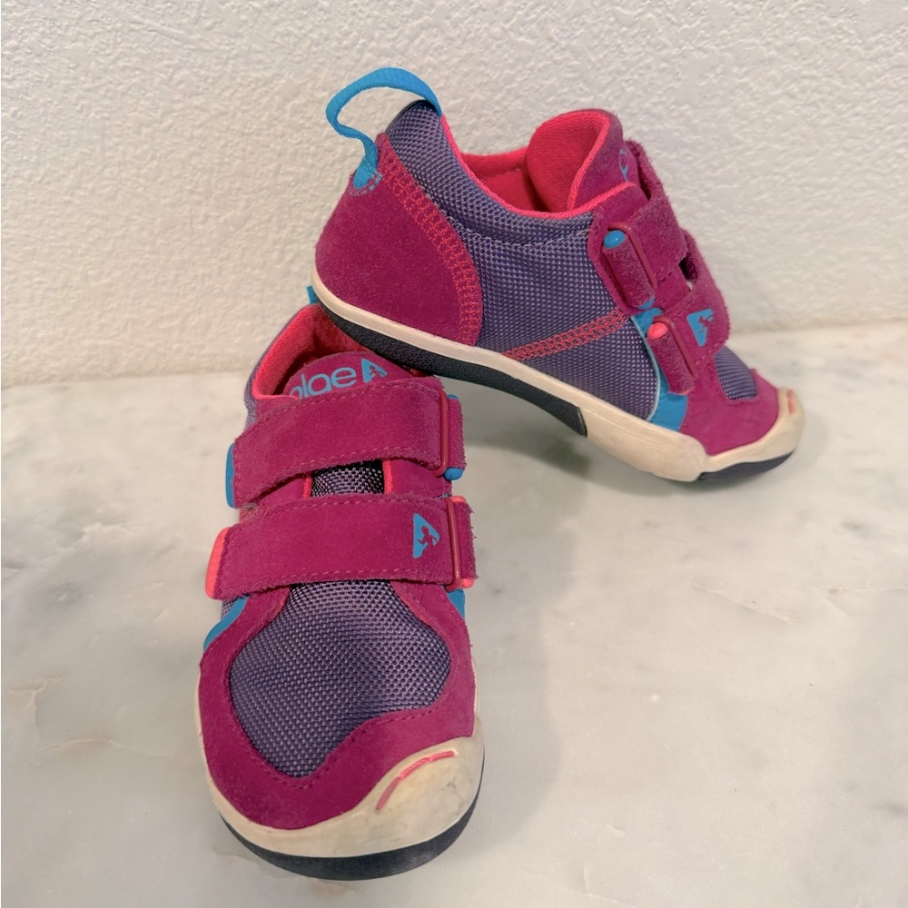 Plae Ty Sneakers Little kids size 8.5 Excellent Condition